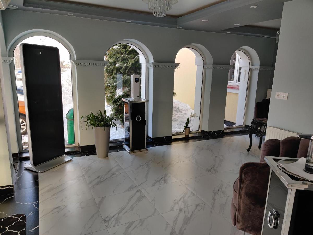 Belweder Aparthotel Porosły Екстериор снимка
