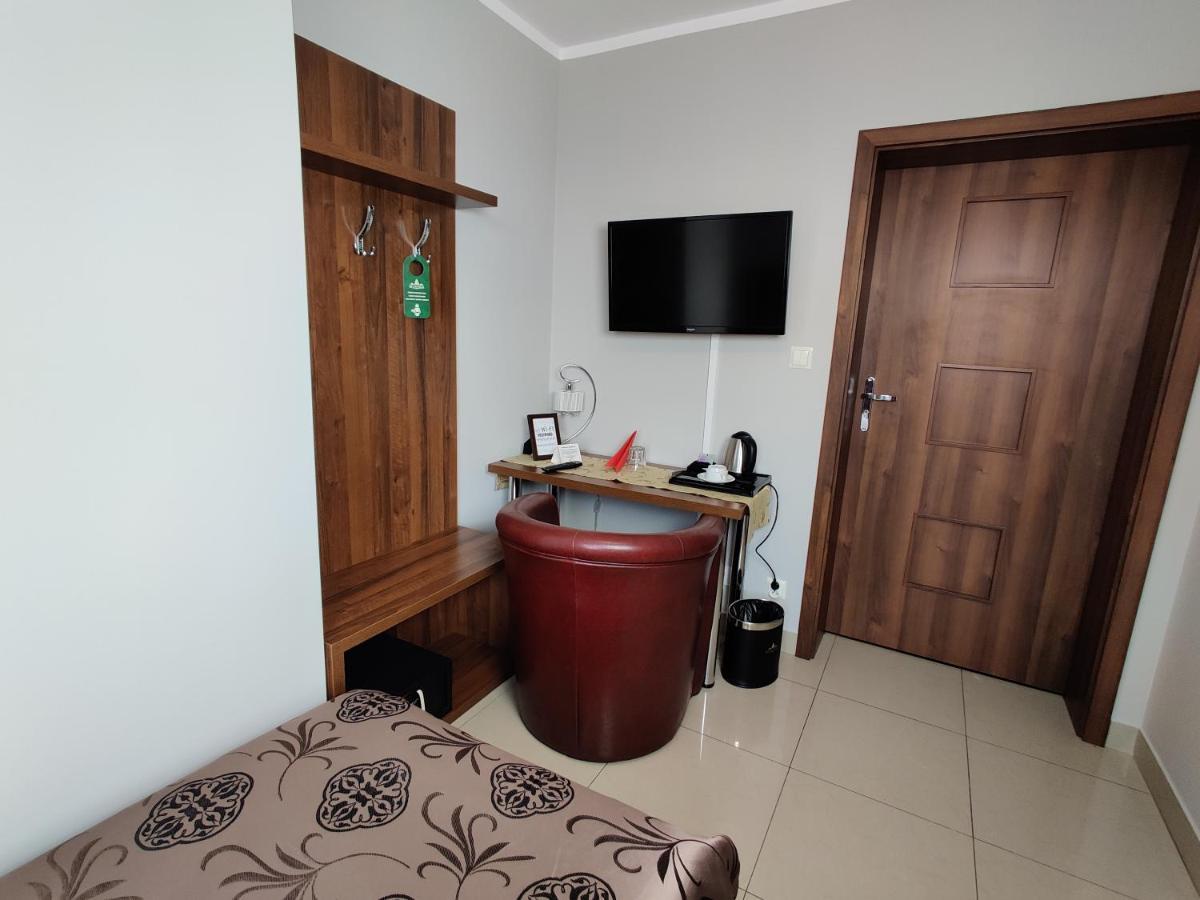 Belweder Aparthotel Porosły Екстериор снимка
