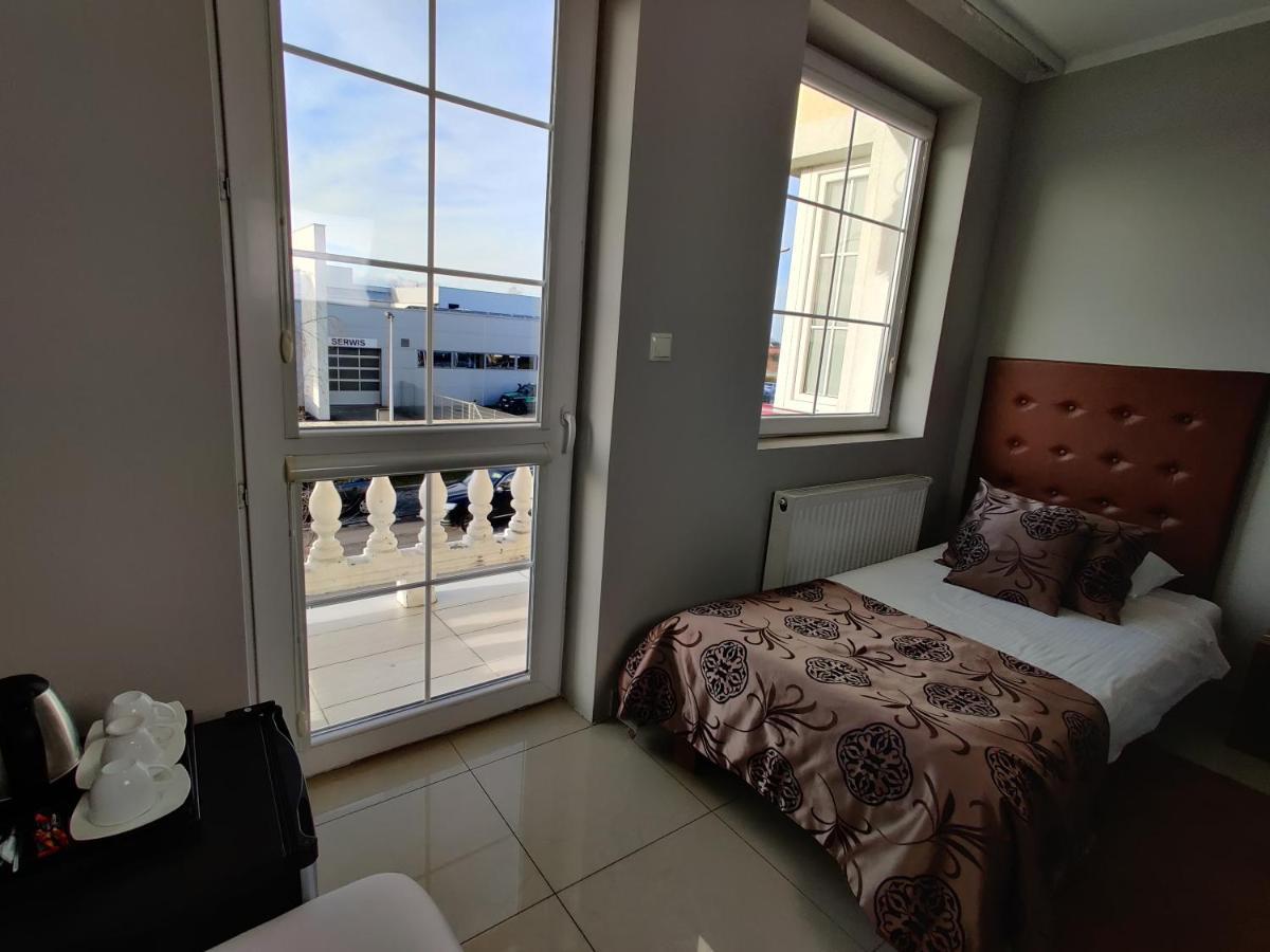 Belweder Aparthotel Porosły Екстериор снимка