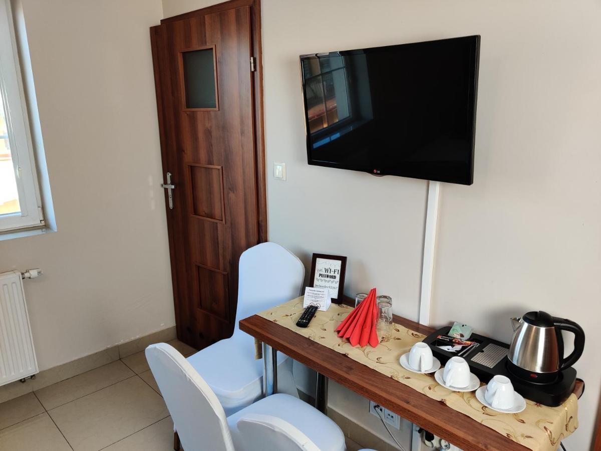 Belweder Aparthotel Porosły Екстериор снимка