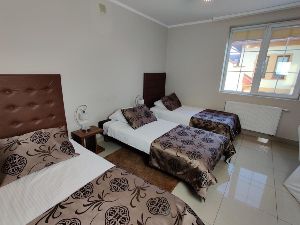 Belweder Aparthotel Porosły Екстериор снимка