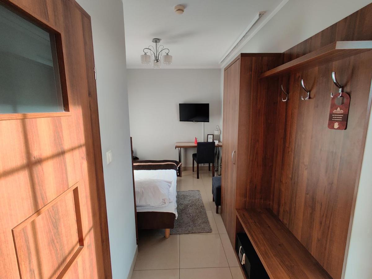 Belweder Aparthotel Porosły Екстериор снимка