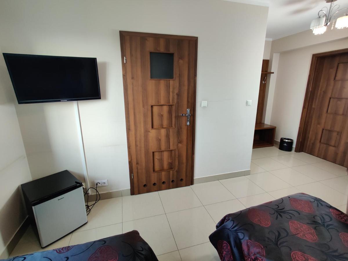 Belweder Aparthotel Porosły Екстериор снимка