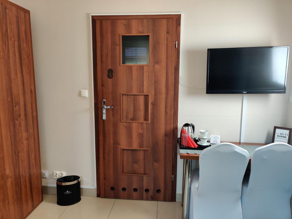 Belweder Aparthotel Porosły Екстериор снимка